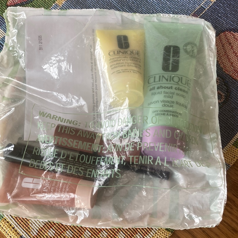 Clinique Gift Pack Bundle